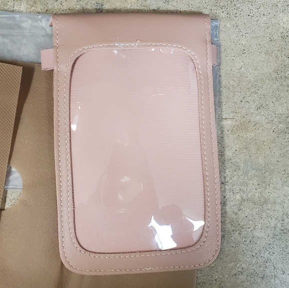 Crossbody Purse with Touchsceen Access - Picture 3 of 3